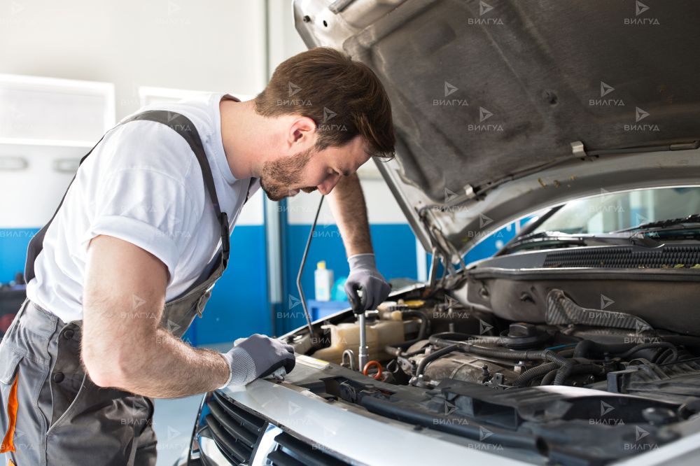 Cлесарный ремонт Nissan Rnessa в Набережных Челнах Cлесарный ремонт Nissan Rnessa в Набережных Челнах